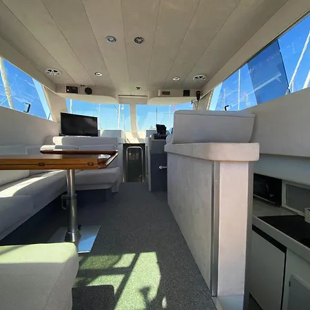 Bateau-hôtel Yacht She's Mine